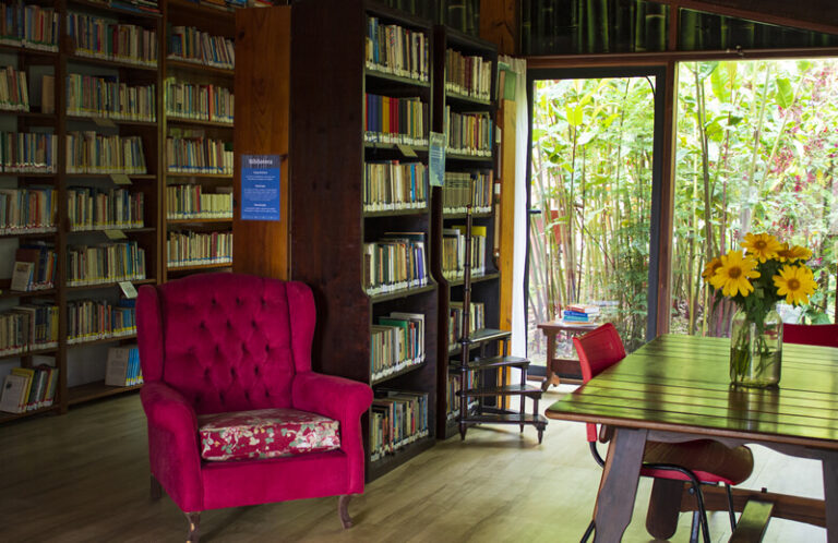 institucional-campus-estrutura-biblioteca-01.jpg