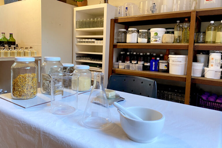 institucional-campus-estrutura-laboratorio-cosmetica-03.jpg