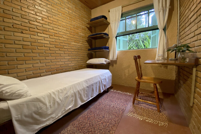 institucional-campus-estrutura-quarto-individual-01.jpg
